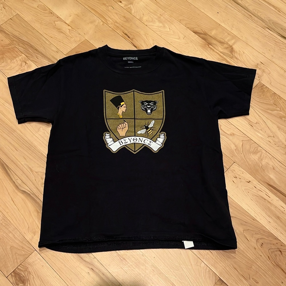 Beyonc T-Shirt, Small